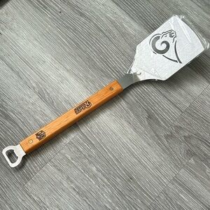 RARE NWT St. Louis Rams Football Metal Grill Sportula Bottle Opener